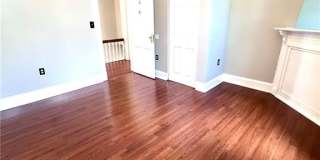 1522 Barron Street Gallery 34