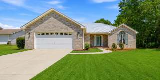 Spacious 3BR/2BA Home Near the Bay with Huge Fenced Backyard! Gallery 1