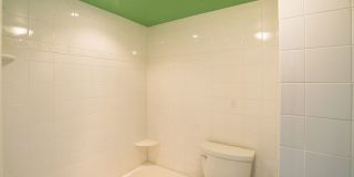 Beautiful Three Bedroom in Washington Square West Gallery 15