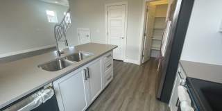 Mustang Valley Townhome! Gallery 12