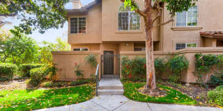 Gorgeous 2 Bed, 2.5 Bath End-Unit Home Available NOW in Aliso Viejo! Gallery 1