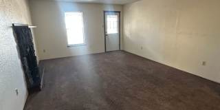 Spacious Upstairs 1 Bed Apartment! Gallery 7