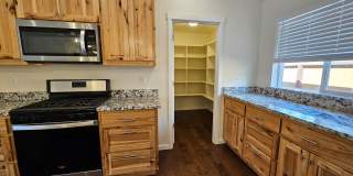 Newer Construction Close to Downtown Grants Pass Gallery 6