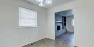 3 bedroom 2.5 bath - NW Highway and Rockwell Gallery 5