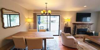 Beautifully Furnished 2 Bed/2.5 Bath Townhome in the Desirable Woodlands of La Jolla Gallery 9
