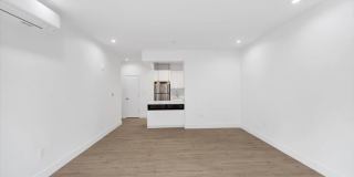 645 N MACQUESTEN PARKWAY Gallery 18