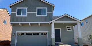 Beautiful 4 Bedroom 2.5 Bath Home Located In A Beautiful Master Planned Community in Camas! Top Ranked Schools! Gallery 1