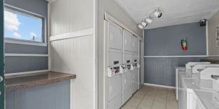 Pine Oaks Gallery 37