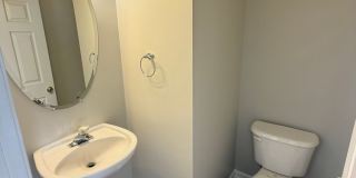 Charming 3BR Townhome in Sought-After Harrisburg Town Center Gallery 8