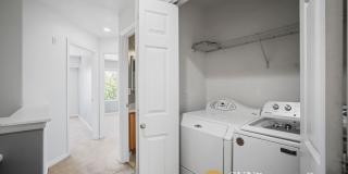 Beautiful Townhome in Excellent West Valley Area Gallery 21
