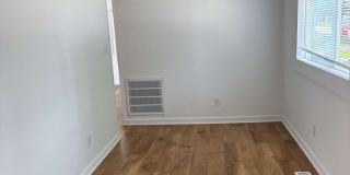 307 West Ells Avenue Gallery 4