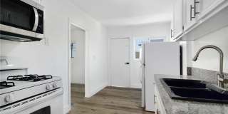 631 N Benton Way 1/2 Gallery 6