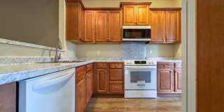 3 Bed 2.5 Bath Townhome with New Flooring and Paint Gallery 6