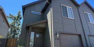 3 Bedroom 2 Bath Duplex in Springfield on a cul-de-sac Gallery 1