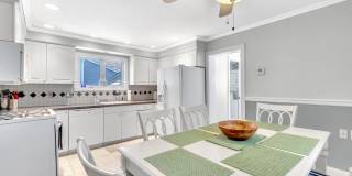 320 Ocean Park Avenue Gallery 13