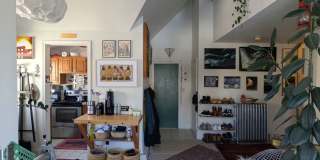 Beautiful 1.5 Bed/ 1 Bath Conveniently Located Beautiful 1.5 Bed/ 1 Bath Conveniently Located Gallery 1