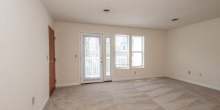 Walk to UC & UC Medical | 1BR/2BR Apartments Gallery 59