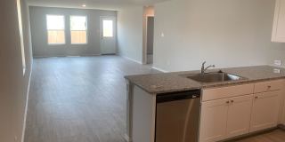 *COMING SOON* Comfortable Living with Open Kitchen & Fenced Yard! Gallery 6