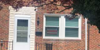 Beautiful Renovated 3BR/2BTH Brick Townhome Gallery 3