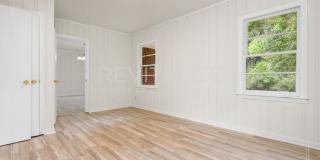 Beautifully Renovated 3-Bedroom Home with Garage & Spacious Yard in Mobile Gallery 13
