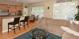 Beautiful Luxury TH with Deck & Patio! Gallery 5