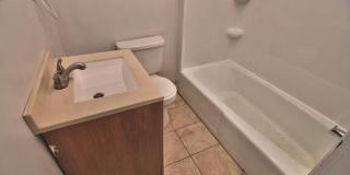 1418 Capouse (bottom floor) Avenue Gallery 30