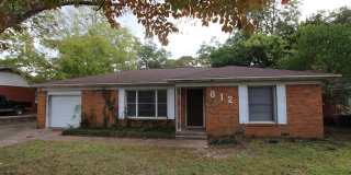 Charming 3 Bedroom 2 Bath Near TJC! Gallery 1