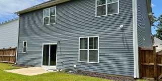 Like new home on cul-de-sac lot with 3 bedrooms, loft and 2.5 bathrooms! Gallery 25