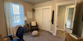 Beautiful 3 Bed/2.5 Bath Home in SE Bend - Ruby Peak Lane Gallery 23