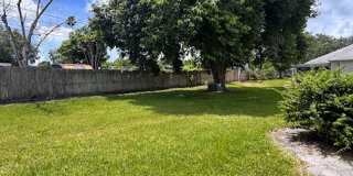 Stylish Seminole Condo with Private Garage in Chateaux de Bardmoor 55+ Community - AVAILABLE JUNE 1ST Gallery 13