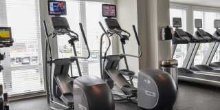 Aqua on 25th Gallery 39