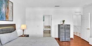 Spacious & Fully Renovated Townhome in East Hollywood – Prime Location! Gallery 22