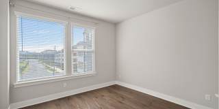 Like New Townhome Ready for Immediate Move-In!!! Bryant Park in West End Gallery 20