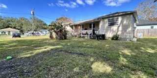 Sanford 2 Bedroom Duplex Apartment for Rent Gallery 1