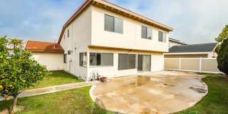 5 Bedrooms. 3-Car Garage. Huntington Beach Charm! Gallery 19