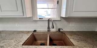 Amazing 4/2.5 in Prime Location! Minutes from Texas Tech and Hospitals! Gallery 16