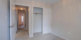16 Gloucester Court Gallery 17