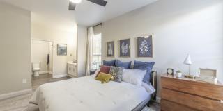 Cobble Oaks Gallery 14