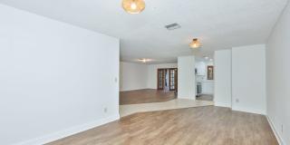 3 Beds 2 Baths Home with Jacuzzi & 2-Car Garage in Clearwater! Gallery 11