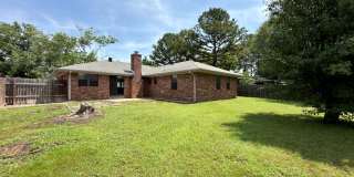 Gorgeous Brick Home for Rent! - 3 Bedroom, 2 Bath, 2 Car garage - 1,797 sf Gallery 4