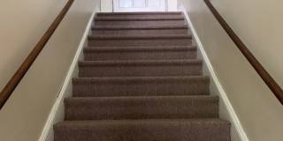 2 BR, 2nd floor apartment w/ water, lawn service included near UNCG/Glenwood Gallery 8