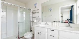 Room in 6 Bedroom Home at Skipjack Ln Gallery 19