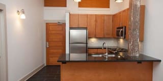 DH Holmes Gallery 28