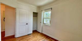 Beautiful 2 bed 1 bath home in University Heights Gallery 15