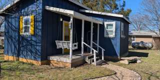 181 Honeysuckle – Cozy Blue Cottage Near Branson Hills Gallery 1