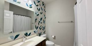 Spacious Townhome in Central Location! Gallery 23