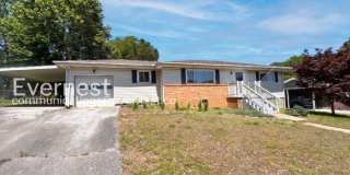 1407 Cloverdale Circle Gallery 1