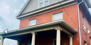 2 Bedroom 1 Bath Renovated Apartment Gallery 1