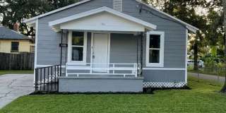 MOVE-IN SPECIAL! Move in with just a $500 security deposit and only $500 for your first month’s rent! Gallery 1