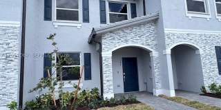 1182 SE Palm Ter Gallery 1